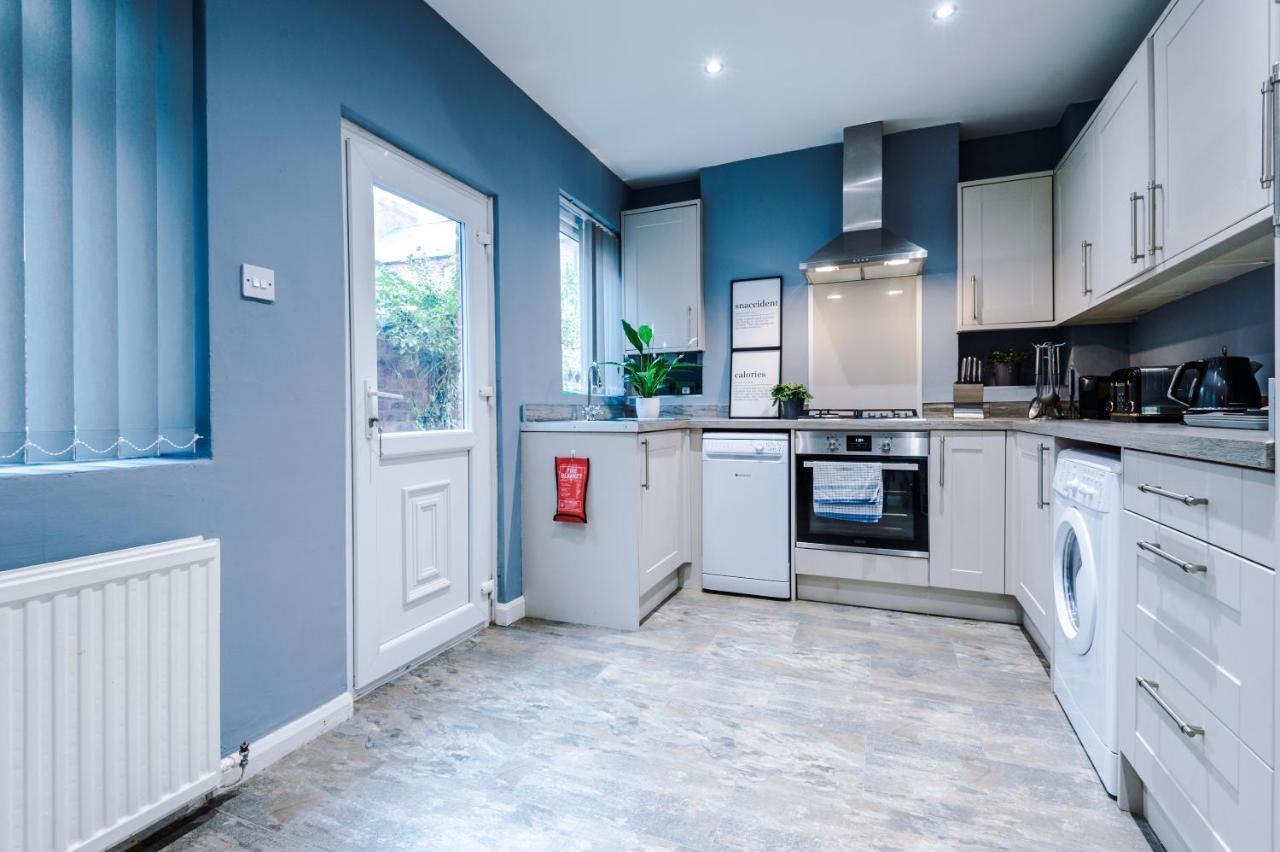 Spacious Modern Chester Home - Great Location Екстериор снимка