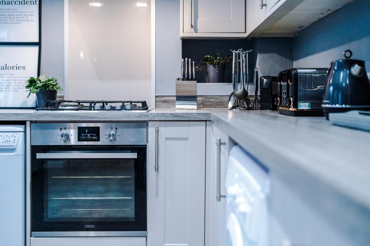 Spacious Modern Chester Home - Great Location Екстериор снимка